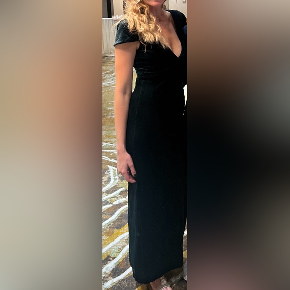 Feeling Flawless Emerald Green Velvet V-Neck Maxi Dress - Picture 1 of 1